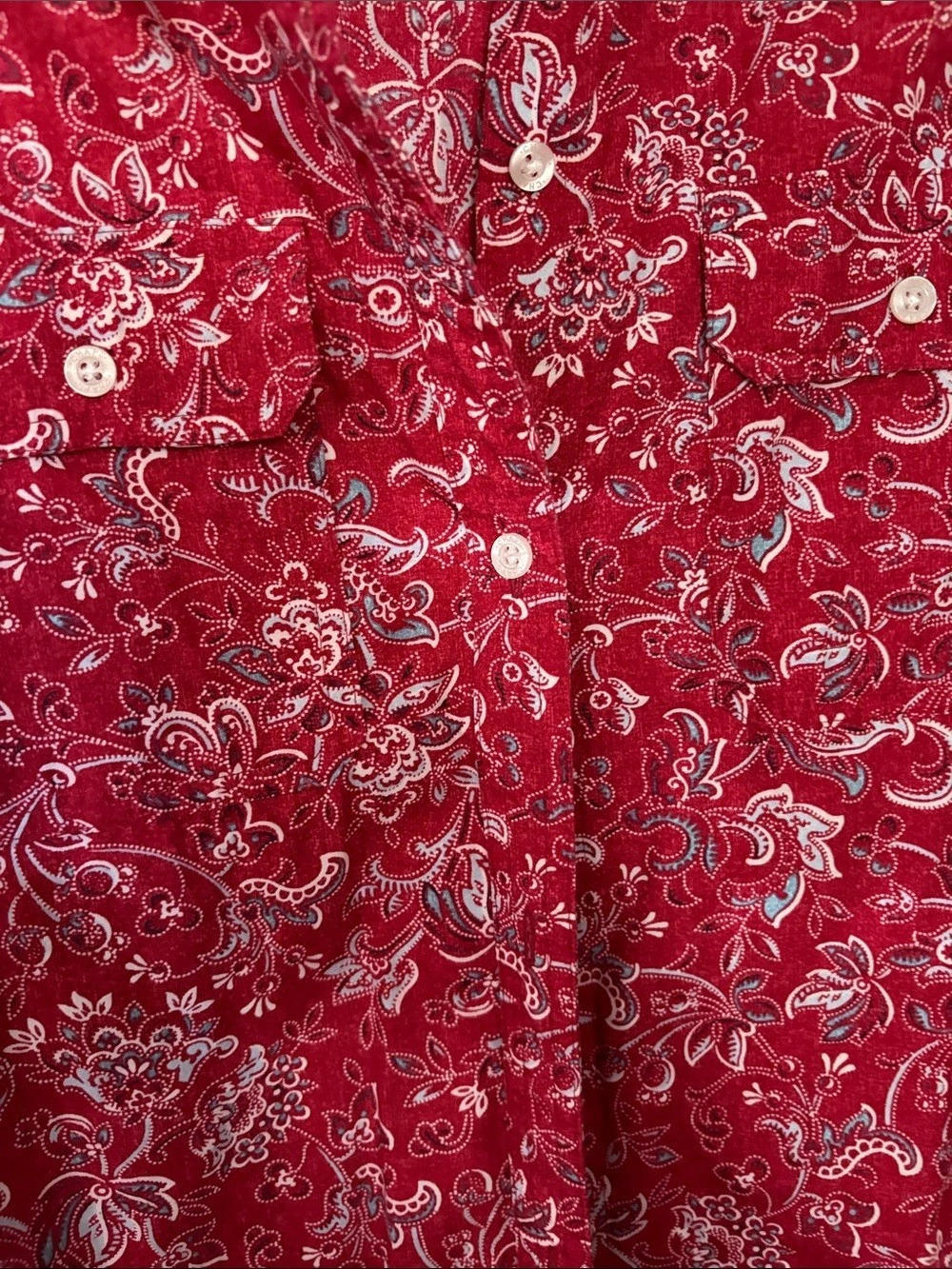 Chaps Denim Paisley Cotton Button Down in Red & White Like New - Picture 3 of 3